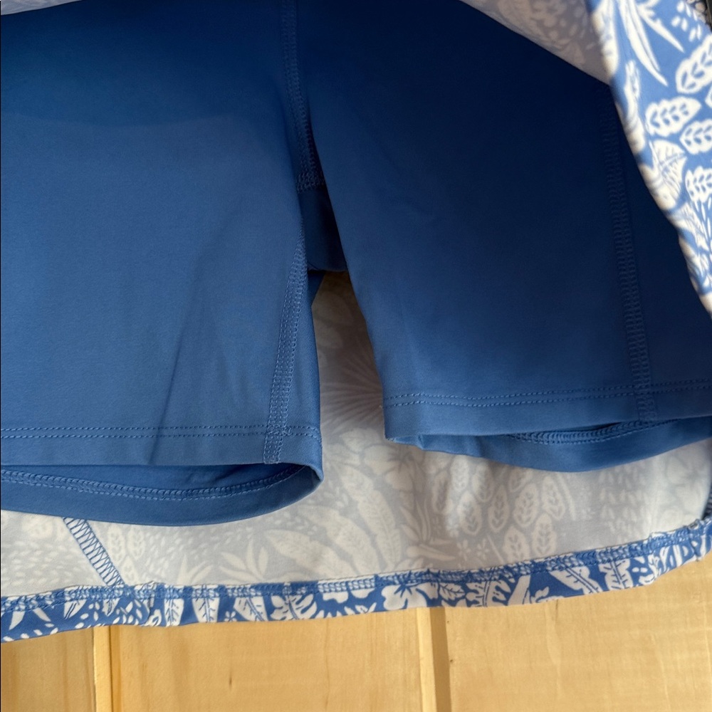 NWT Tommy Bahama Active Skort Blue White Floral XS Tropical Golf Tennis - Picture 3 of 5